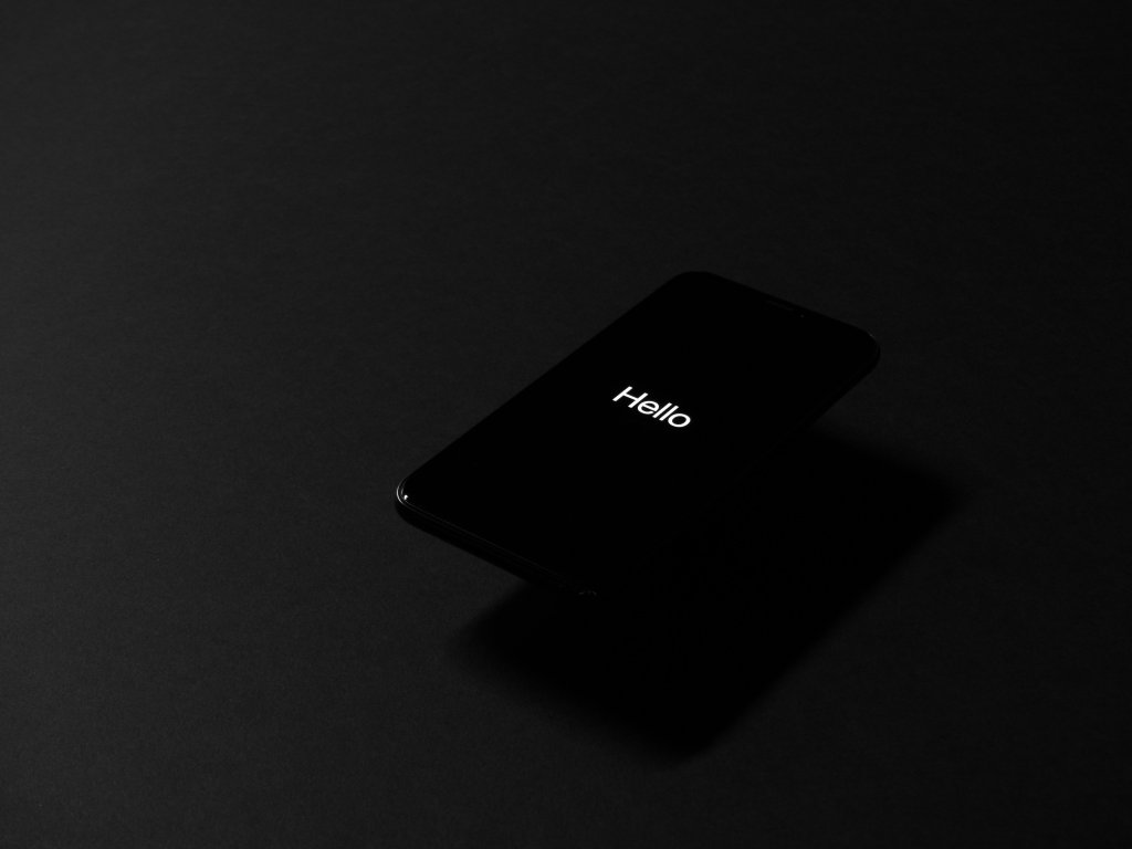 tyler-lastovich-d0Sl3AH8Tlg-unsplash