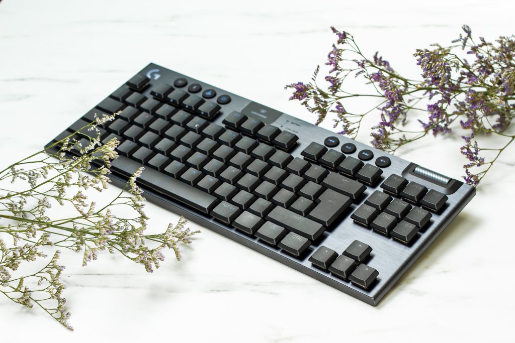 logitech-g915x-02