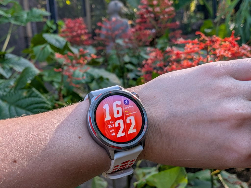 Huawei Watch GT Runner 2 spožais ekrāns